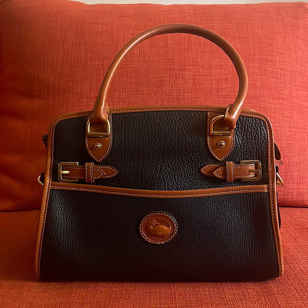 Dooney & Bourke hand bag